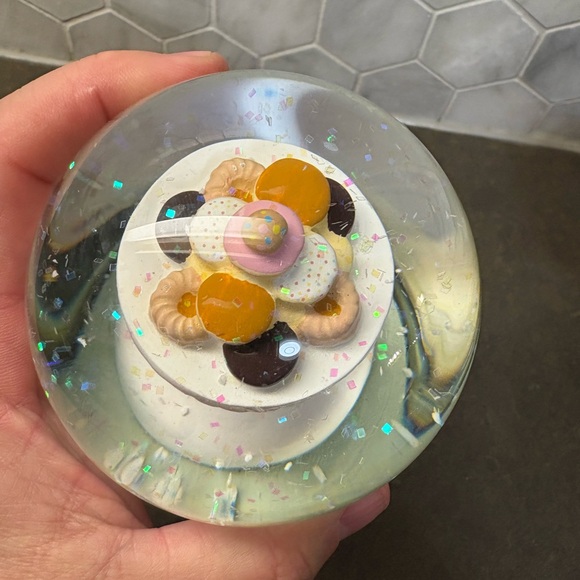 Tim Hortons Bake Stand Snow Globe 2024 Limited Edition - Picture 4 of 4